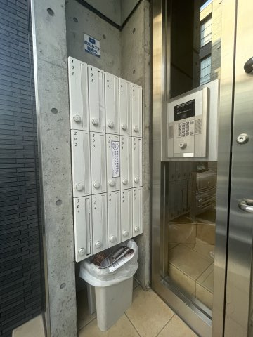 エクサム初台のエントランス|ゆとりのあるエントランスです