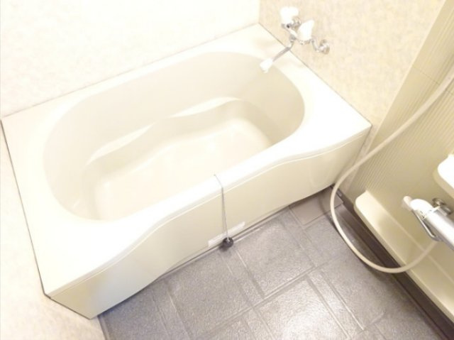 アルパイン松原の浴室|お風呂で日々の疲れを落としましょう