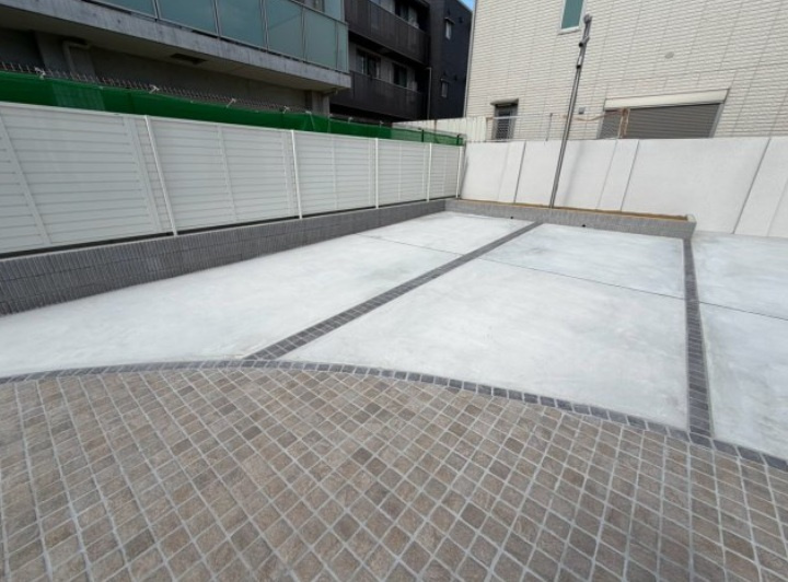 CORTE BREEZA御影の駐車場