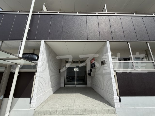 ローレルサウス若江西新町のエントランス