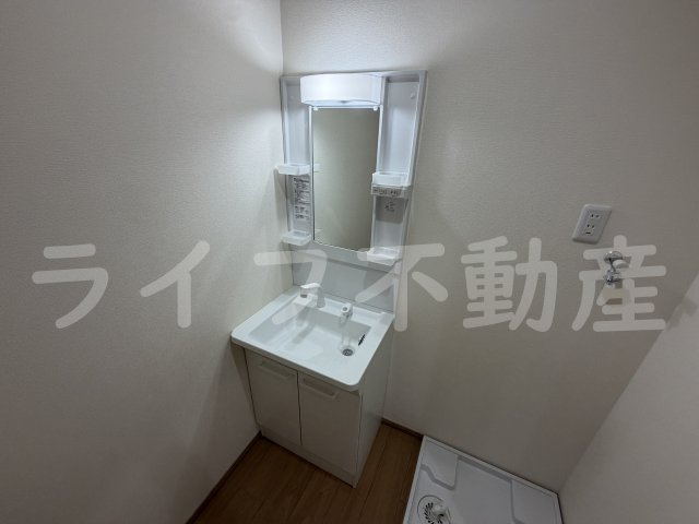 ローレルサウス若江西新町の独立洗面台