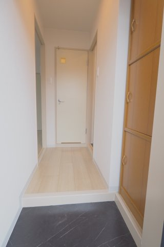 広島市安佐南区大町東２丁目の賃貸マンションの玄関