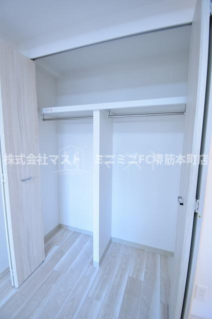 大阪市中央区安土町１丁目の賃貸マンションの収納