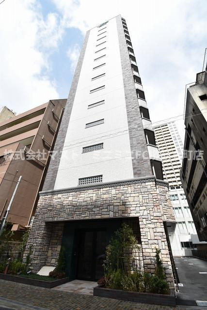 大阪市中央区安土町１丁目の賃貸マンションのエントランス