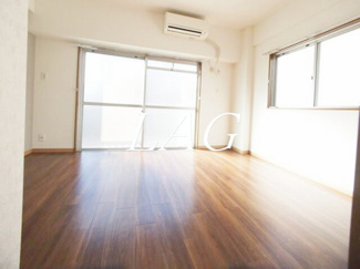 【居間・リビング】 | ＪＯＹＦＵＬ殿山 | 洋室のお部屋です。