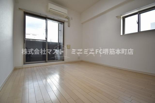 大阪市中央区松屋町住吉の賃貸マンションの居間・リビング