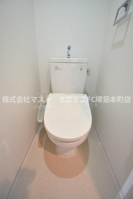 大阪市中央区松屋町住吉の賃貸マンションのトイレ