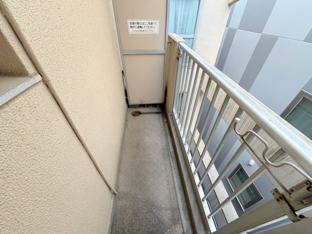 新大阪和光のバルコニー