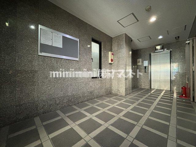 大阪市中央区博労町１丁目の賃貸マンションのロビー