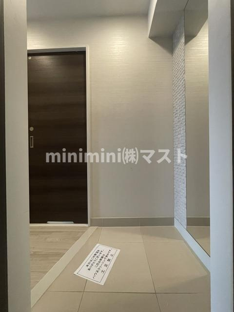 大阪市中央区東平１丁目の賃貸マンションの玄関