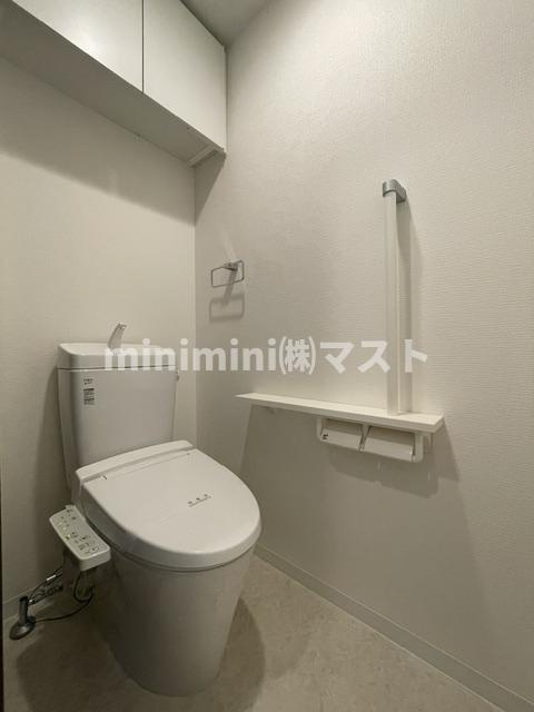 大阪市中央区東平１丁目の賃貸マンションのトイレ