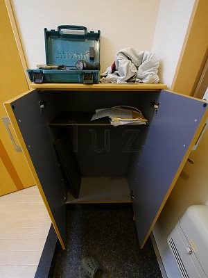 横浜市港南区最戸１丁目の賃貸マンションの玄関