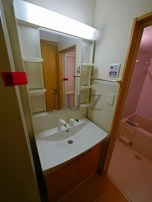 横浜市港南区最戸１丁目の賃貸マンションの洗面所|人気の独立洗面所付きです！！