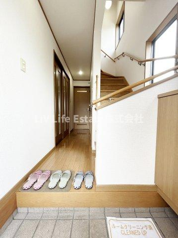 東村山市久米川町４丁目の一戸建ての玄関