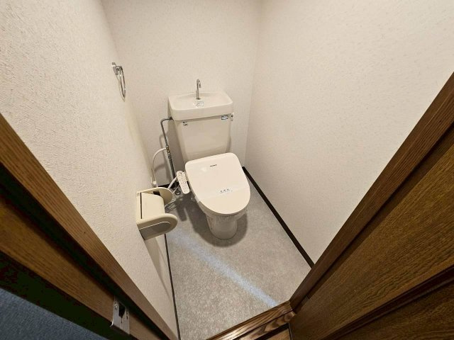 神戸市東灘区甲南町４丁目の賃貸マンションのトイレ