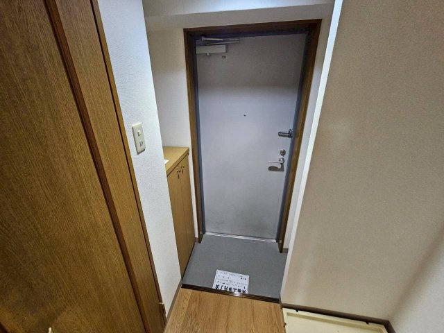 神戸市東灘区甲南町４丁目の賃貸マンションの玄関
