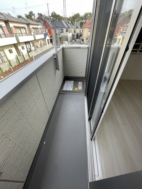 西宮市堤町のアパートのバルコニー