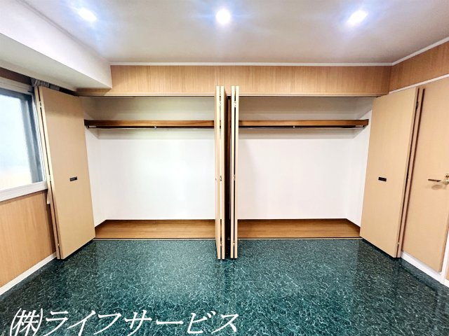 【収納】 | ダイアパレス新大阪 | 洋室８帖／ワイドクローゼットあり！