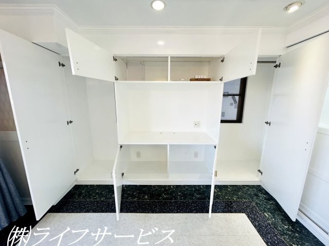 【居間・リビング】 | ダイアパレス新大阪 | リビングにテレビボードがございます
