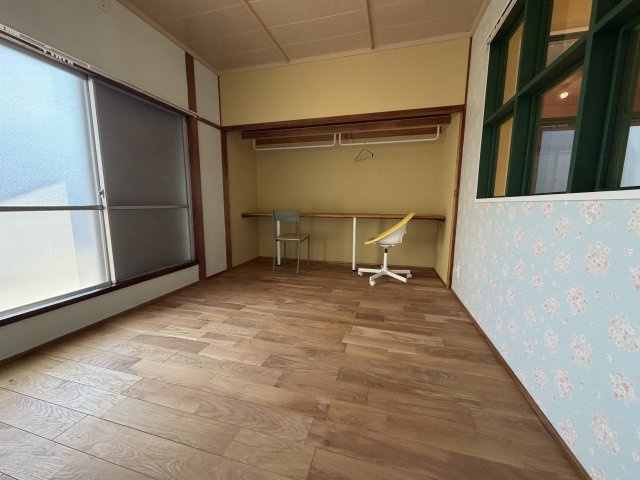 尼崎市北竹谷町３丁目のテラスの洋室