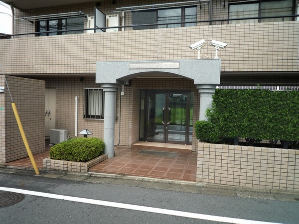 ゾンネンハイム武蔵関のエントランス