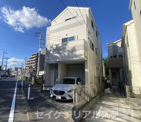 古淵5丁目　中古戸建の前面道路含む現地写真