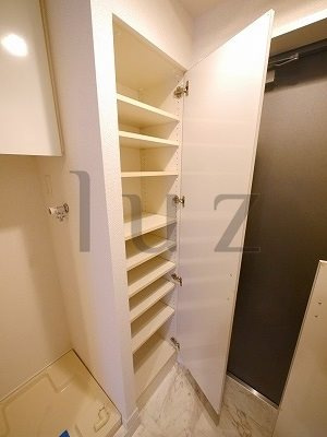 レノス新子安の玄関