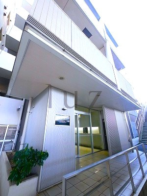 レノス新子安の外観