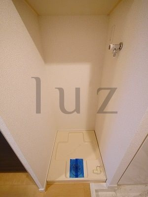 レノス新子安の玄関