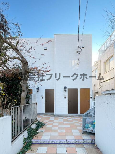 武蔵野市吉祥寺本町４丁目のアパートの外観
