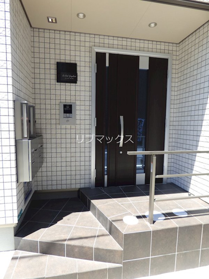 【エントランス】ルシエル城ヶ堀