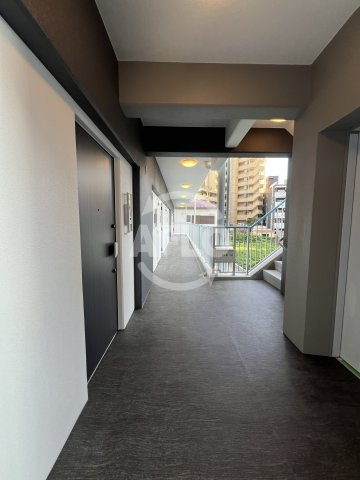 エステムコート新大阪ベイスの内装|廊下