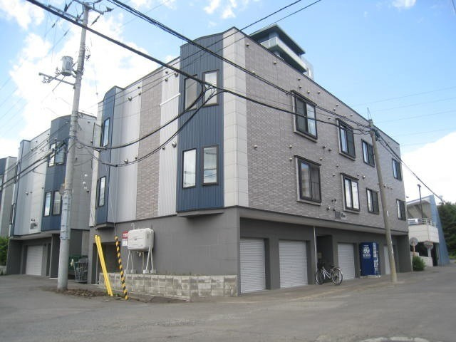ＬＥＥ　ＴＯＷＮ　Ｊ