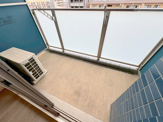 プレサンス新大阪ジェイズのバルコニー