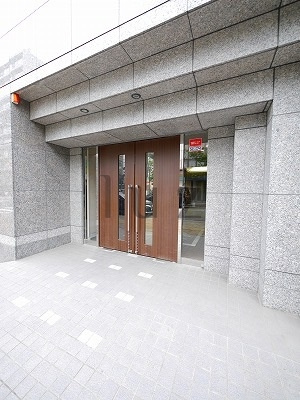 ライジングプレイス桜木町二番館のエントランス