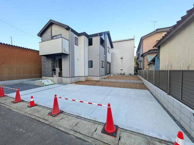 水戸市本町　4期　新築戸建ての前面道路含む現地写真|陽当たりや敷地の広さをご確認できます！
本日のご見学も可能です♪
お気軽にお電話またはお問い合わせください。