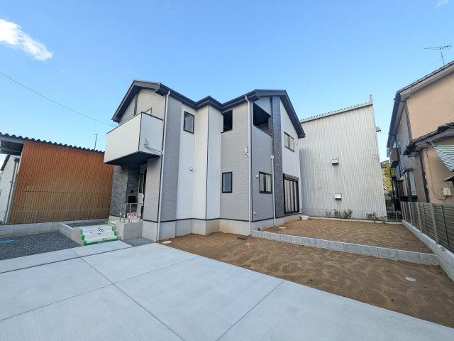 水戸市本町　4期　新築戸建ての外観|【月々7万円台〜】
写真だけでは伝わらない快適さを、ぜひ現地で体感しませんか？
即日見学可能です！平日のご案内も可能です♪
お気軽にお問合せください！
