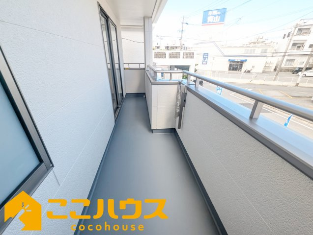 宜野湾市上原1丁目227番　ハートフルタウン　新築戸建て　全4棟　B号棟のバルコニー|急な雨でも安心のインナーバルコニー
