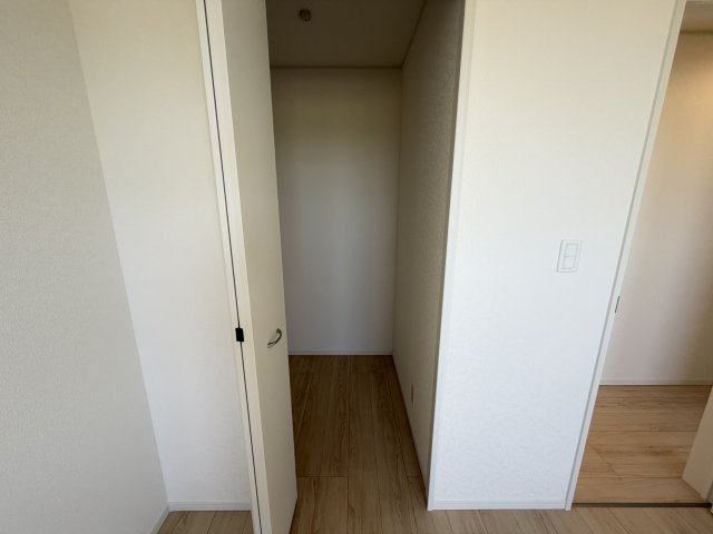 糸満市照屋　第3（全4棟）の収納|2号棟　洋室6帖＋WIC1.1帖付き♪