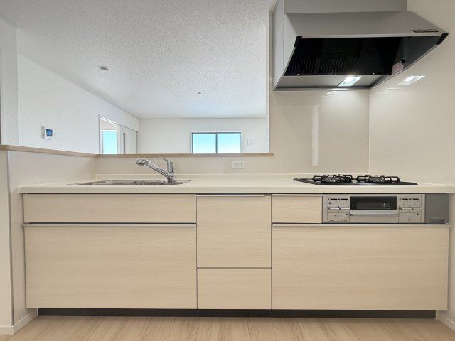 糸満市照屋　第3（全4棟）のキッチン|2号棟　使いやすいシステムキッチン♪