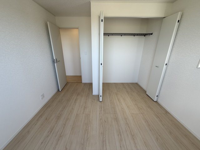 糸満市照屋　第3（全4棟）の洋室|2号棟　洋室6帖＋CL付き♪
