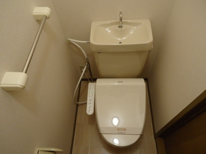 ソフィア横町 A棟のトイレ|温水洗浄暖房便座