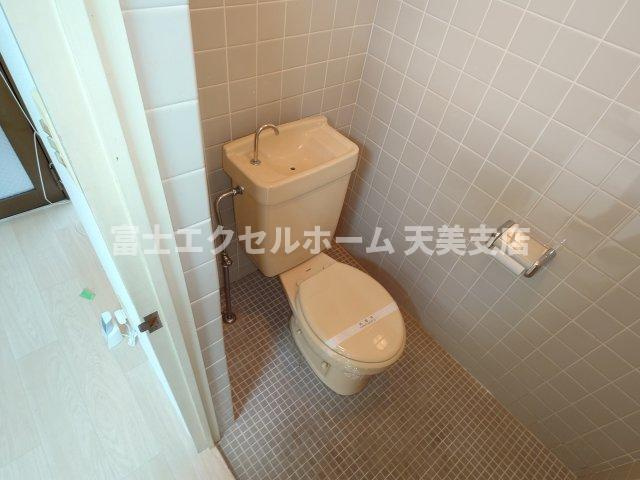 グランドシャトータカオ駒川のトイレ