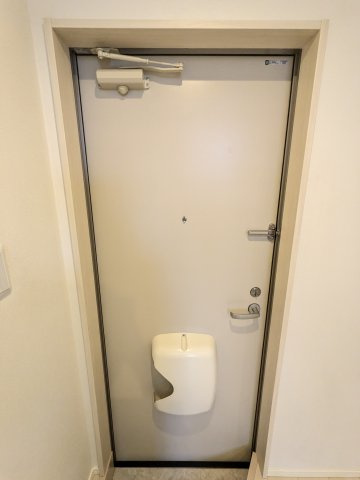 ハーモニーテラス三本松町の玄関|205号室