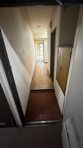 常緑ハイツの玄関
