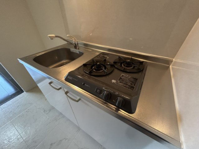 seawave東綾瀬のキッチン|同タイプ別部屋写真・床壁の色柄は異なる可能性があります