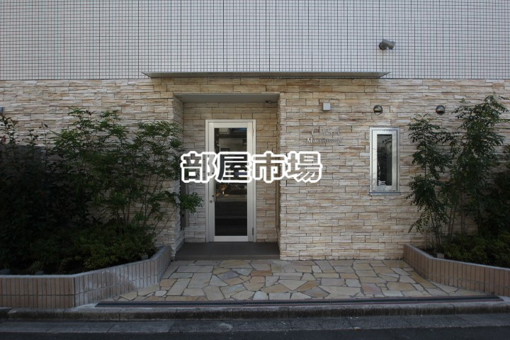 CASA南千住のエントランス