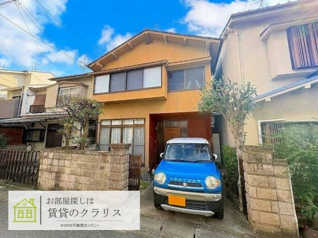 桂乾町20-9（ガレージ付き）貸家の外観