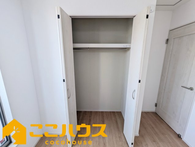 宜野湾市上原1丁目227番　ハートフルタウン　新築戸建て　全4棟　C号棟の収納|洋服が多い方でも安心の収納力
