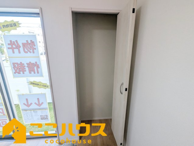 宜野湾市上原1丁目227番　ハートフルタウン　新築戸建て　全4棟　C号棟の収納|リビング収納もございます
